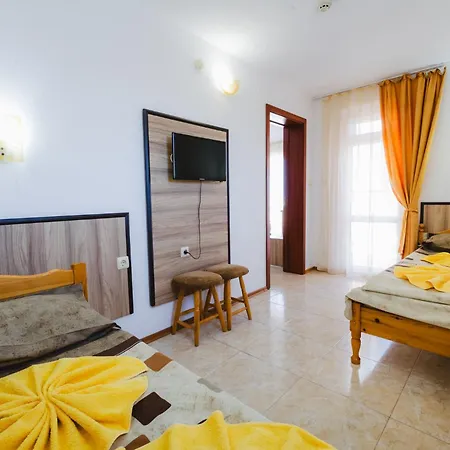 Stefanov 2 Hotel *