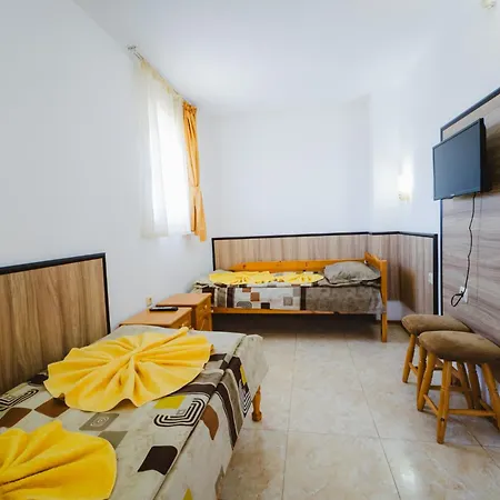 Stefanov 2 Hotel *